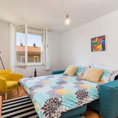 Quirky Apartment Arena With Parking Pula Exterior photo