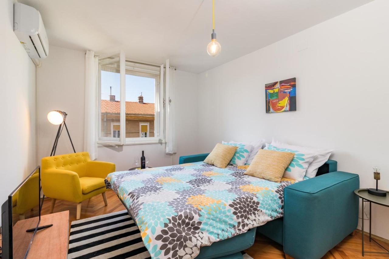 Quirky Apartment Arena With Parking Pula Exterior photo