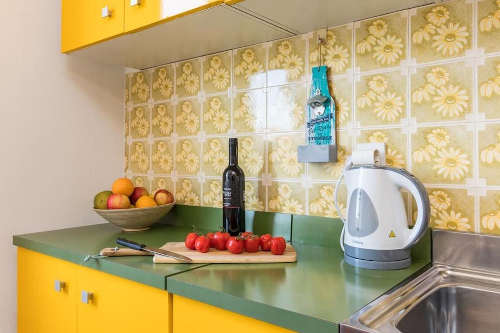 Quirky Apartment Arena With Parking Pula Exterior photo